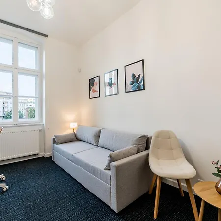 Kilinskiego Spacious By Bookinghost 아파트