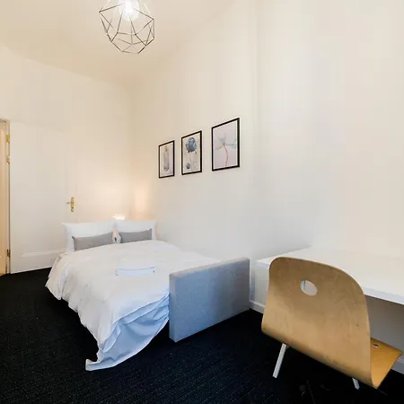 아파트 Kilinskiego Spacious By Bookinghost 포즈난